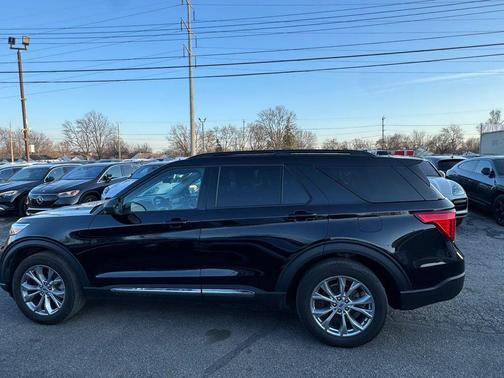 Agate Black Metallic 2023 Ford Explorer XLT