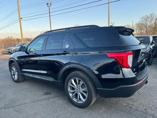 Agate Black Metallic 2023 Ford Explorer XLT