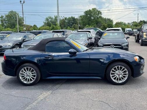 2018 FIAT 124 Spider Base