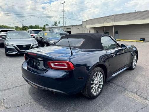 2018 FIAT 124 Spider Base