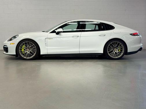 2023 Porsche Panamera 4