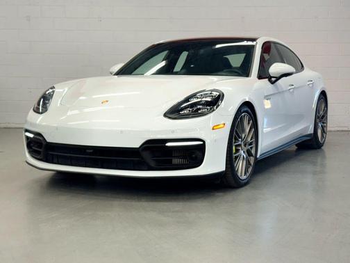 2023 Porsche Panamera 4
