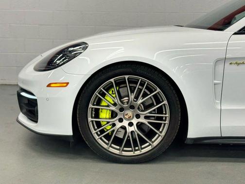 2023 Porsche Panamera 4