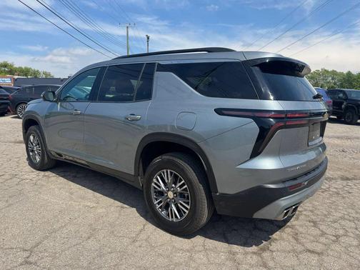 SILVER 2026 Chevrolet Traverse LT