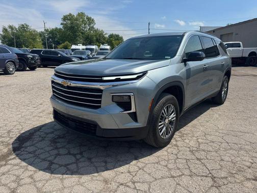 SILVER 2026 Chevrolet Traverse LT