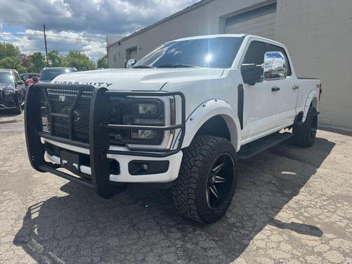 Oxford White 2024 Ford F-250 XL