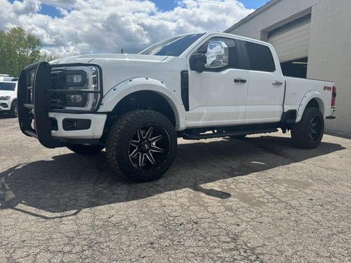 Oxford White 2024 Ford F-250 XL