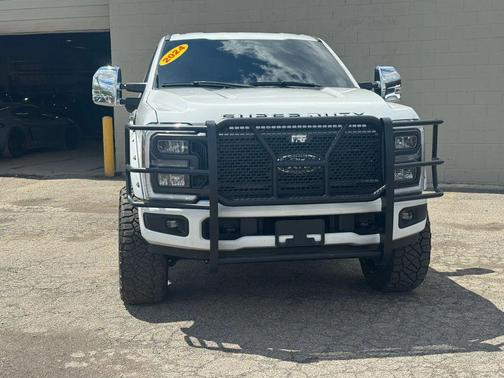 Oxford White 2024 Ford F-250 XL