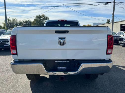 2017 RAM 3500 Tradesman Regular Cab 4x4 8' Box