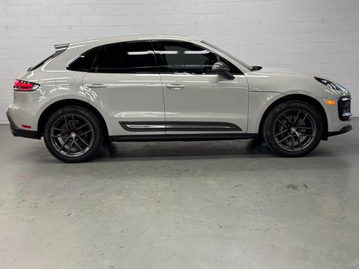 2023 Porsche Macan T Sport Utility 4D