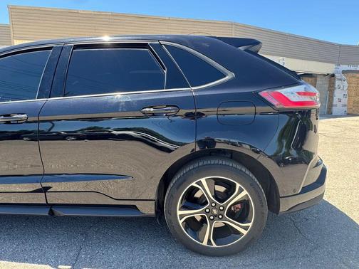 Agate Black 2020 Ford Edge ST
