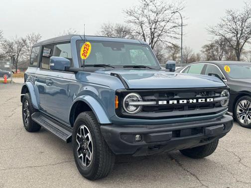 2025 Ford Bronco Outer Banks