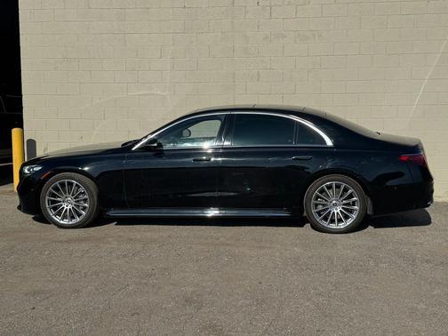 BLACK 2022 Mercedes-Benz S-Class 4MATIC