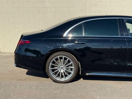 BLACK 2022 Mercedes-Benz S-Class 4MATIC