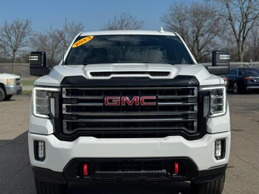 Summit White 2023 GMC Sierra 2500 AT4