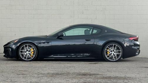 Nero Ribelle Metallic 2024 Maserati GranTurismo Trofeo