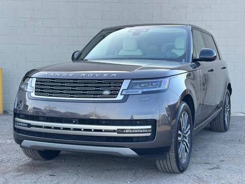 BLACK 2025 Land Rover Range Rover P530 SE 7 Seat