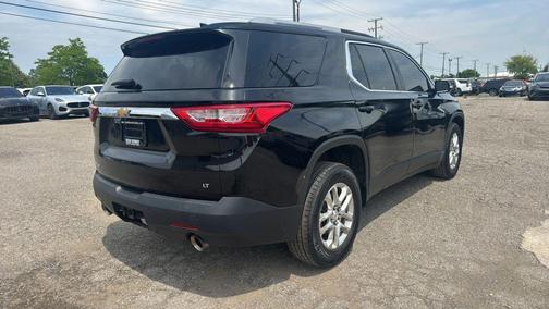 Mosaic Black Metallic 2018 Chevrolet Traverse LT Cloth