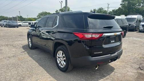 Mosaic Black Metallic 2018 Chevrolet Traverse LT Cloth
