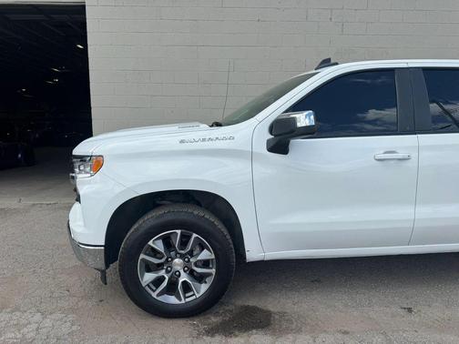 Summit White 2025 Chevrolet Silverado 1500 LT