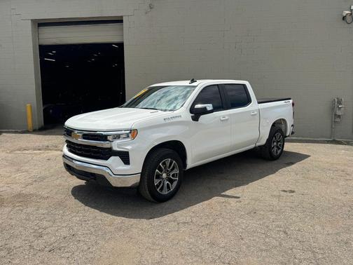 Summit White 2025 Chevrolet Silverado 1500 LT