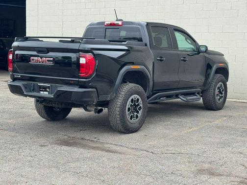 Onyx Black 2023 GMC Canyon AT4X