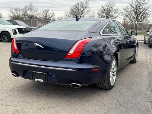 Loire Blue Metallic 2019 Jaguar XJ XJL Portfolio