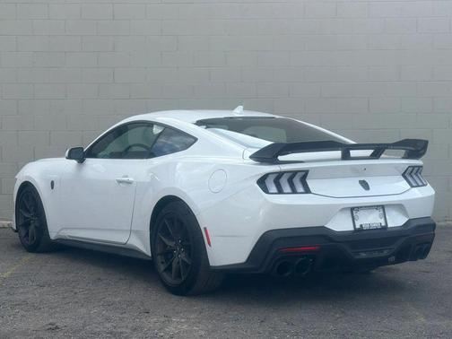 Oxford White 2025 Ford Mustang Dark Horse Fastback
