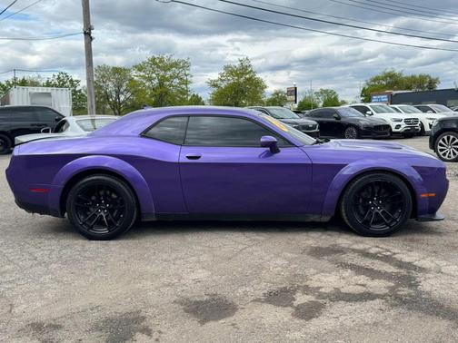 Plum Crazy Pearlcoat 2019 Dodge Challenger R/T Scat Pack Widebody