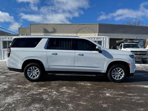 2022 Chevrolet Suburban LT