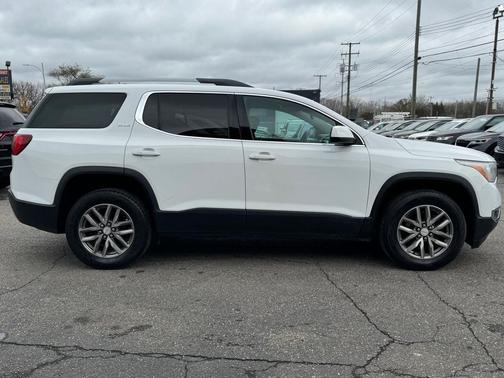 2017 GMC Acadia SLE-2