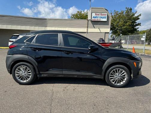 2021 Hyundai KONA SEL Plus