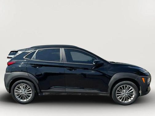 2021 Hyundai KONA SEL Plus