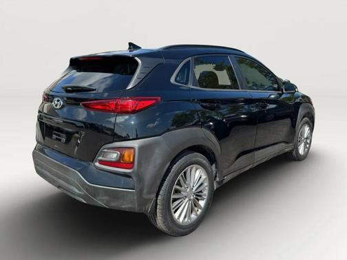 2021 Hyundai KONA SEL Plus