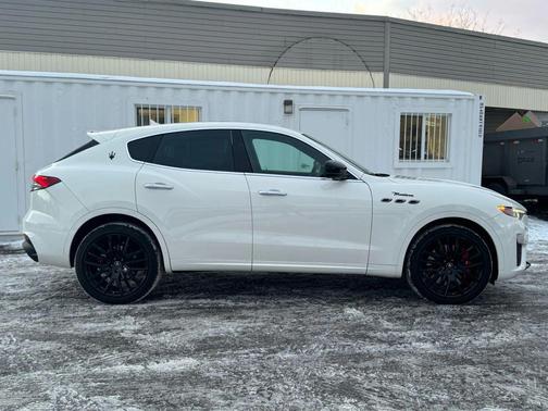 2024 Maserati Levante Modena Ultima