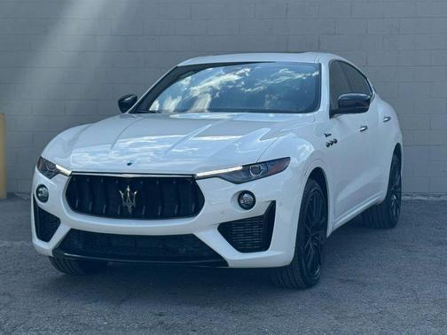Bianco 2024 Maserati Levante Modena Ultima