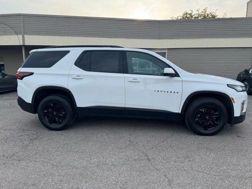 2022 Chevrolet Traverse LT Leather
