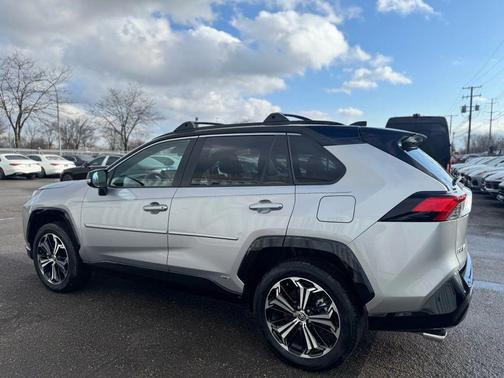 2025 Toyota RAV4 Hybrid SE