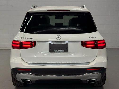 2025 Mercedes-Benz GLB 250 4MATIC