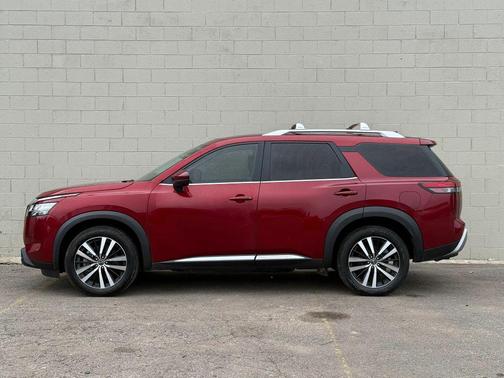 RED 2023 Nissan Pathfinder Platinum 4WD