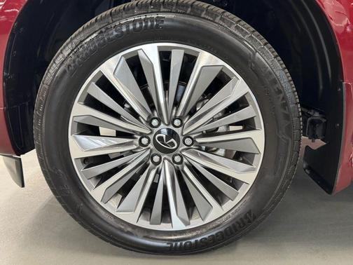 2025 INFINITI QX80 SENSORY AWD