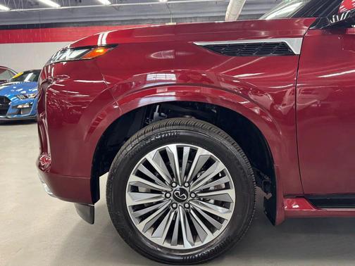 2025 INFINITI QX80 SENSORY AWD