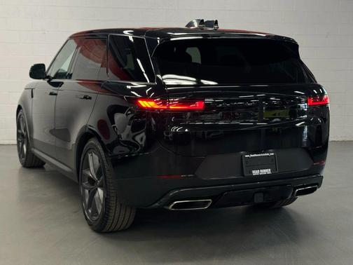 2024 Land Rover Range Rover Sport SE