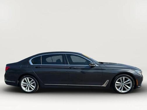 2017 BMW 750 i xDrive