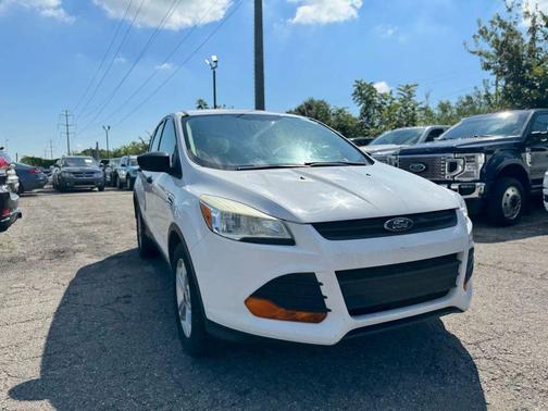 Oxford White 2013 Ford Escape S