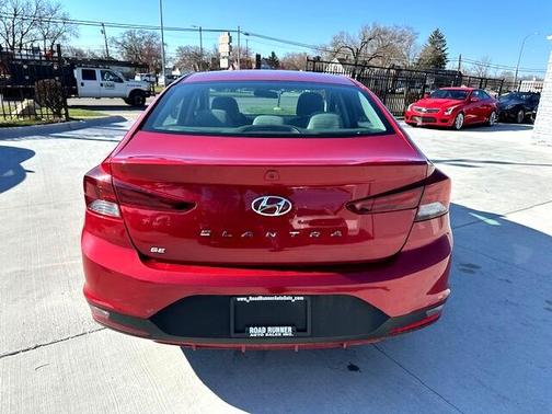 2019 Hyundai ELANTRA SE