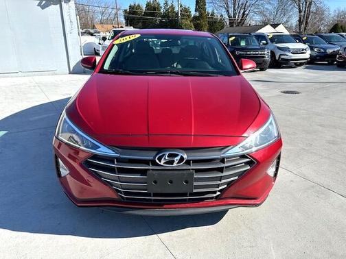 2019 Hyundai ELANTRA SE