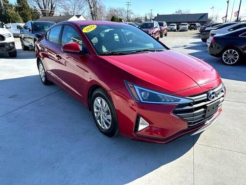2019 Hyundai ELANTRA SE