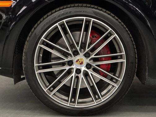 2023 Porsche Cayenne GTS