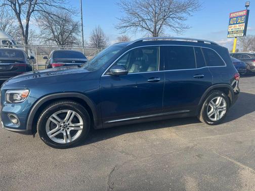 BLUE 2021 Mercedes-Benz GLB 250 4MATIC